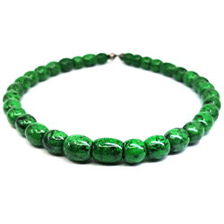 intensiv gruene ovale Jade Kette