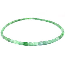 laengliche gruene Jadekette