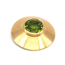 runder grüner Peridot in Goldanhaenger