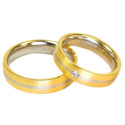 Trauringemodell Gelbgold mit Weissgoldband und Brillant
