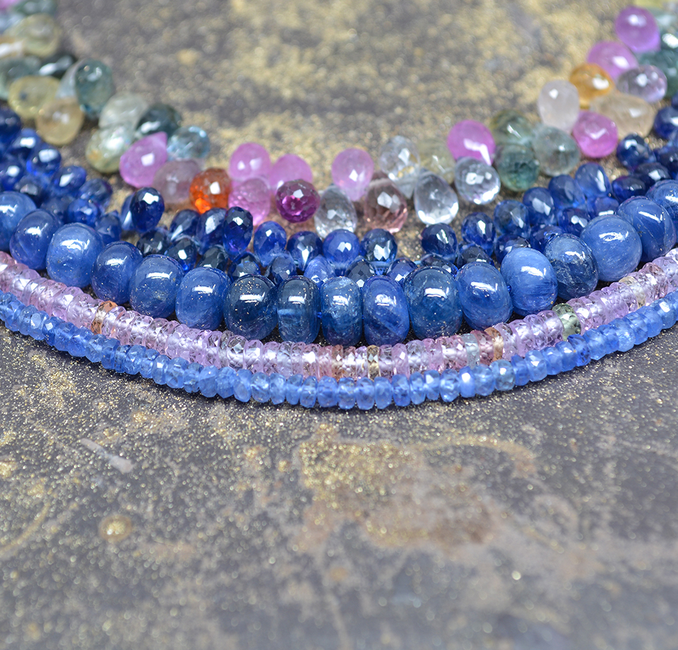 blaue-und-bunte-saphir-ketten