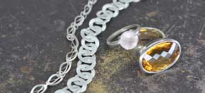 silberne-kette-und-ring-juwelier