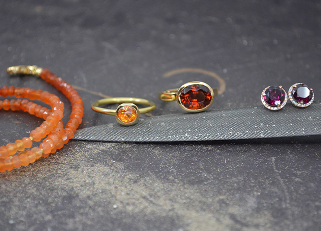 orange Ringe, Ketten und Ohrringe Goldschmiede Albath