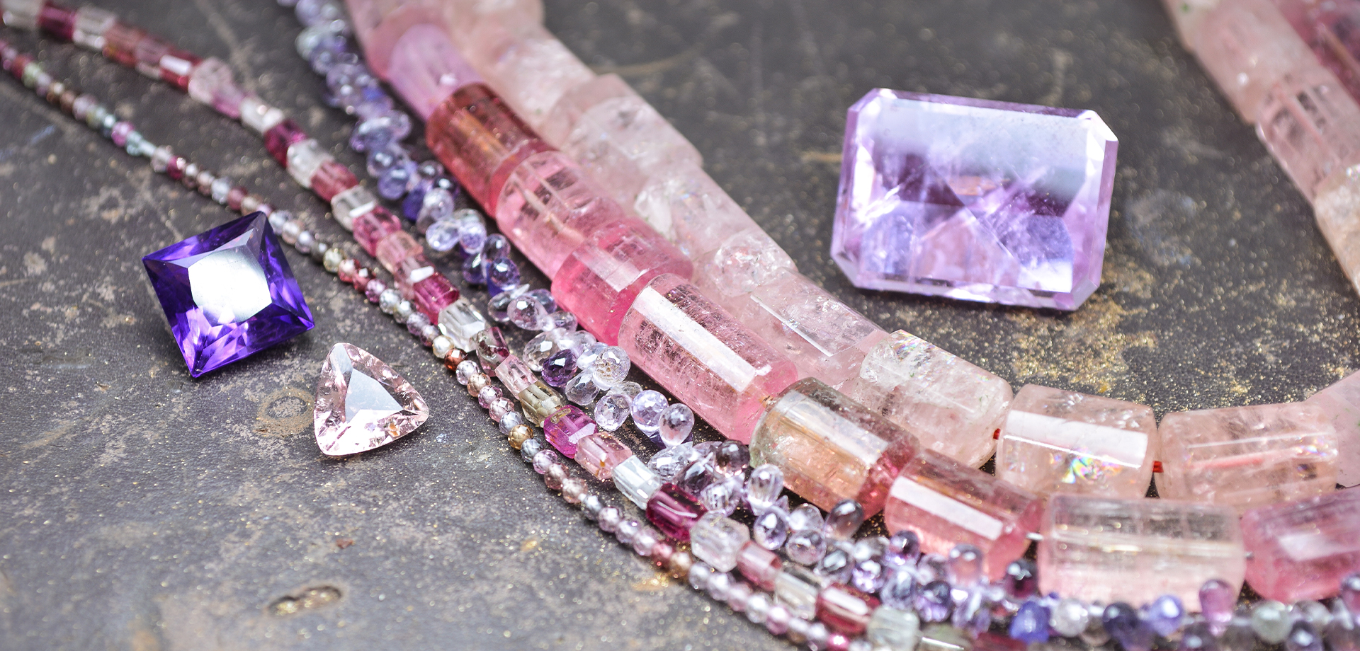 violette und pinke Edelsteine und Ketten Goldschmiede Albath