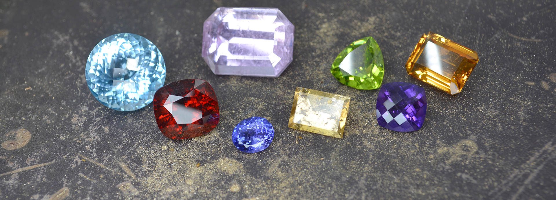 diverse bunte Edelsteine Goldschmiede Albath